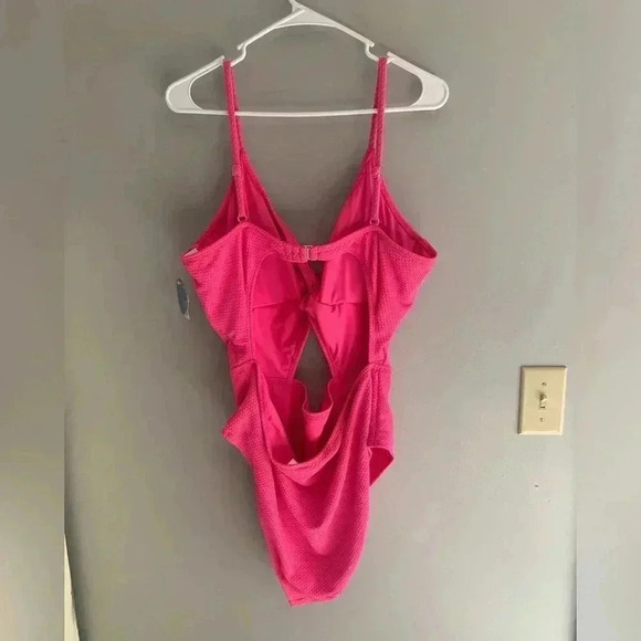 Woman’s Decree Pink Adjustable Cheeky Peephole Texture  Plus OnePiece Swimsuit - Picture 5 of 7
